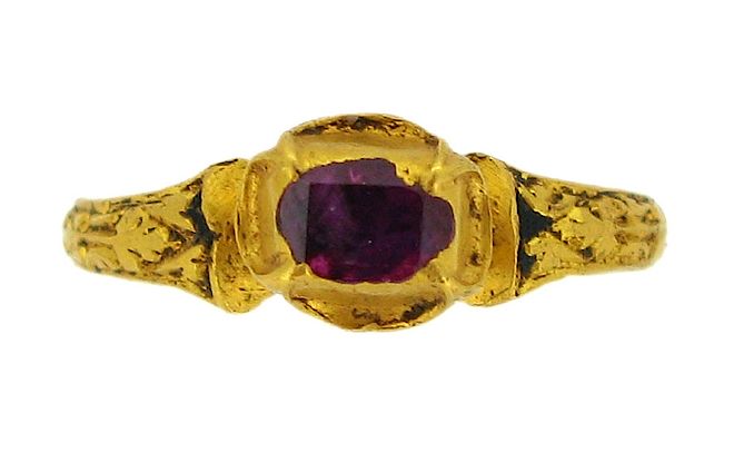 Pierścień z rubinem z XV wieku. Biżuterię częściej nosili mężczyźni