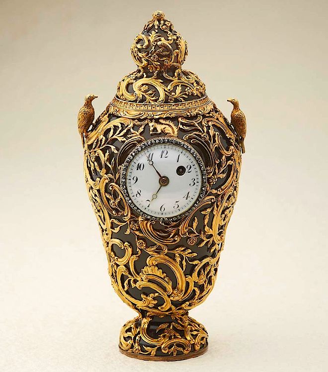 Antyczny zegar, w kształcie butelki, Somlo Antiques. Fine Art Asia: wiodące azjatyckie targi biżuterii