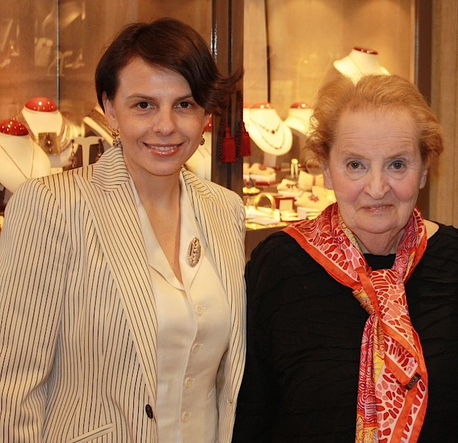 Madeleine Albright i Elżbieta Myśliwiec w Galerii BiżuBizarre. Madeleine Albright w Galerii BiżuBizarre