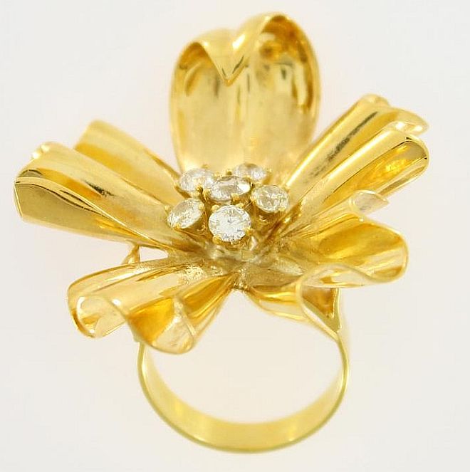 Złoty pierścień z brylantami. Imponująca brosza jaszczur w Galerii BizuBizarre