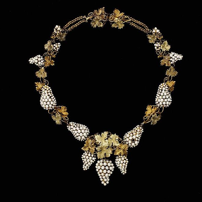 Naszyjnik ze złota i naturalnych pereł. Biżuteria z pereł wczoraj i dziś