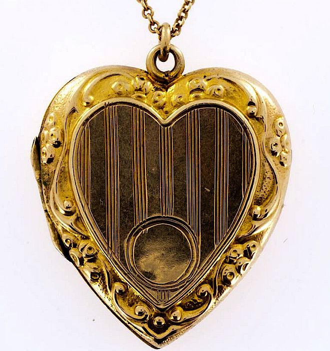 Złoty sekretnik w kształcie serca. Biżuteria personalizowana w Galerii BiżuBizarre