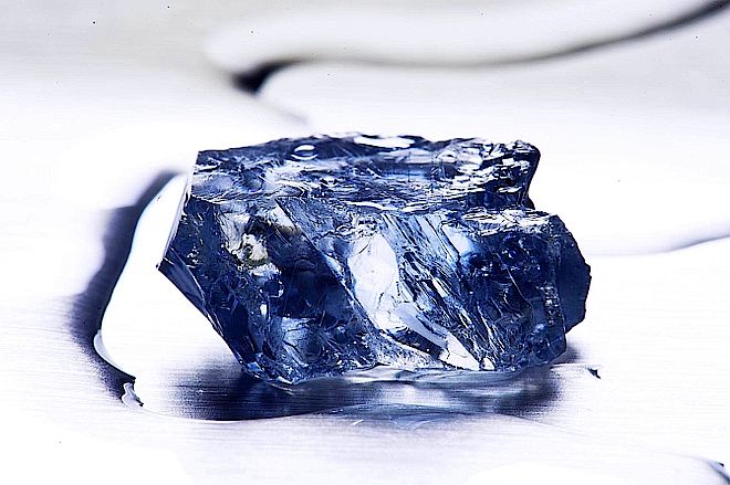 25-karatowy niebieski diament z kopalni Cullinan. W Afryce znaleziono rzadki, niebieski diament