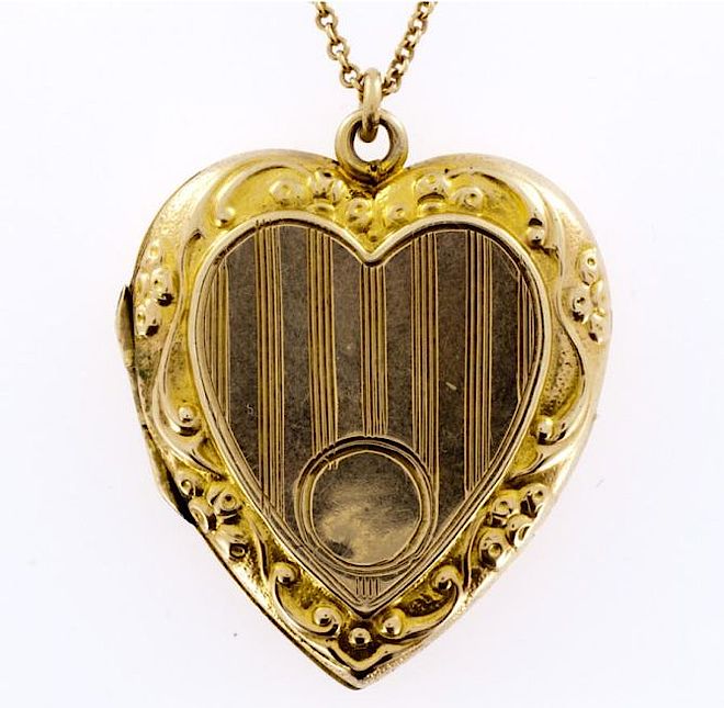Złoty sekretnik w kształcie serca. Sekretnik - idealny prezent dla młodej mamy 