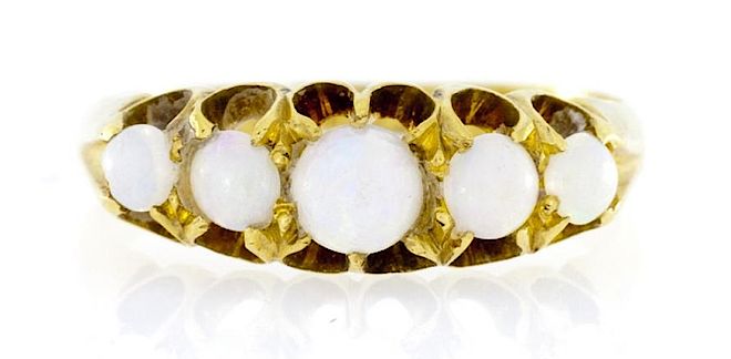 Złoty pierścionek z opalami. Biżuteria wiktoriańska, część 4